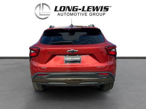 Used 2024 Chevrolet Trax ACTIV w/ Sunroof Package FWD image 5