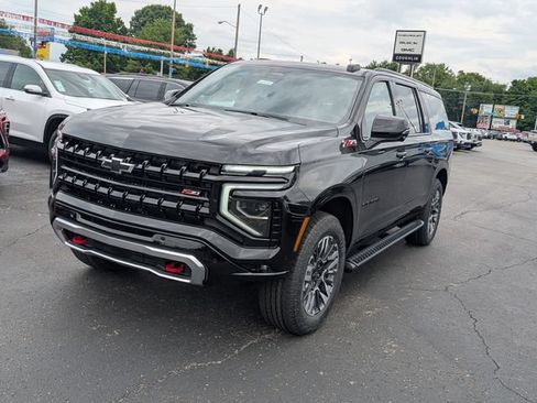 New 2026 Chevrolet Suburban Z71 w/ Z71 Off-Road Package AWD/4WD image 3