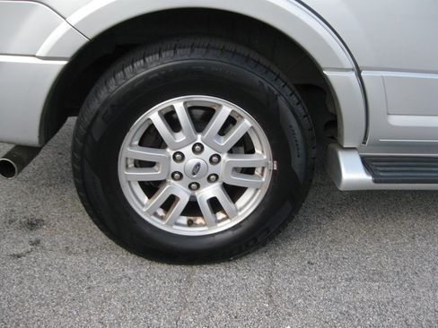 Used 2013 Ford Expedition Limited image 9