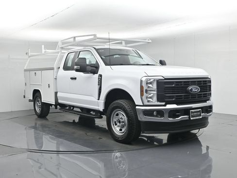 New 2026 Ford F350 XL w/ FX4 Off-Road Package AWD/4WD image 1