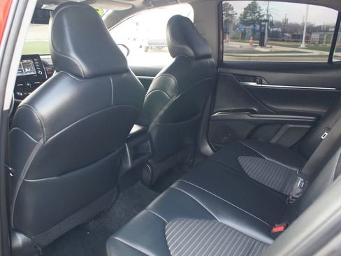 Used 2024 Toyota Camry SE image 14