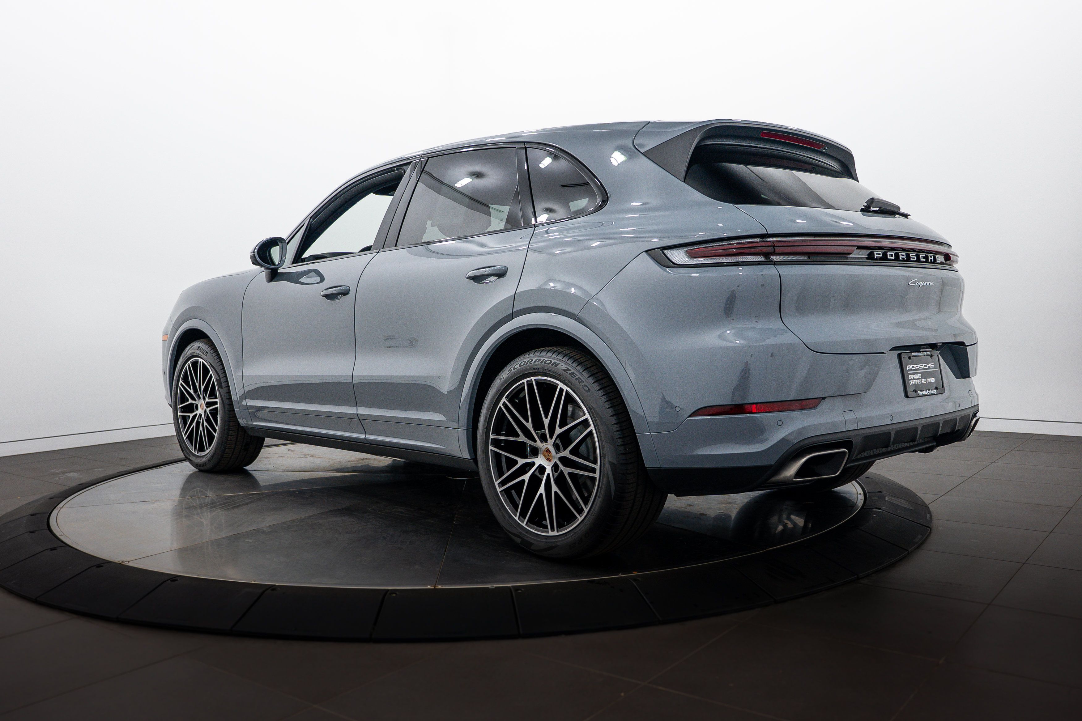 Certified 2026 Porsche Cayenne AWD/4WD image 3