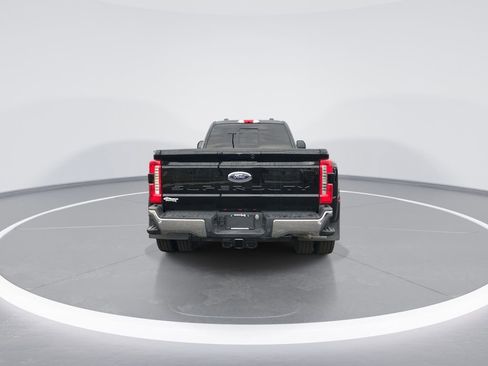 Used 2023 Ford F450 Lariat w/ FX4 Off-Road Package image 7