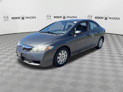 Used 2011 Honda Civic DX-VP image 3