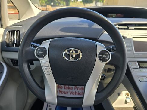 Used 2014 Toyota Prius Three FWD image 26