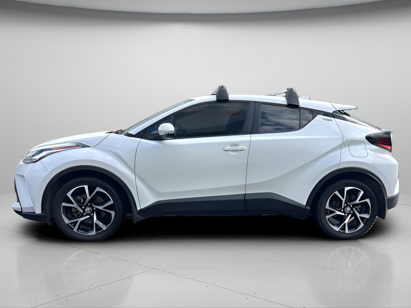 Used 2021 Toyota C-HR XLE FWD image 13