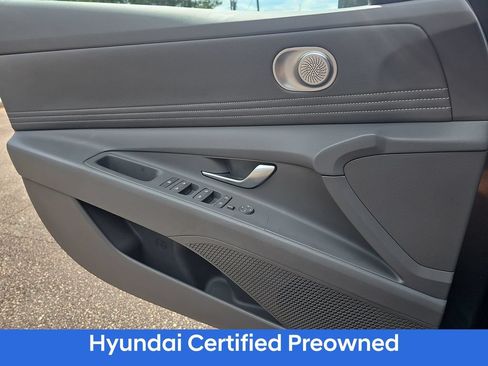 Certified 2025 Hyundai Elantra SEL FWD image 24