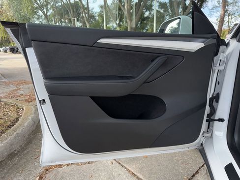 Used 2023 Tesla Model Y Long Range image 14