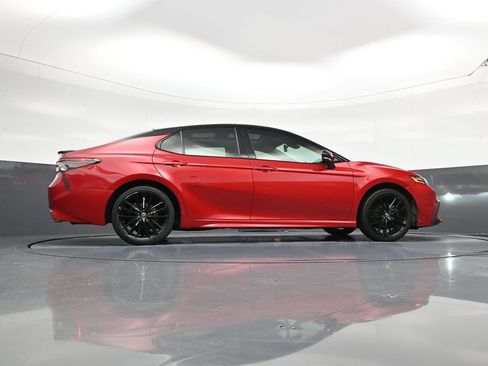 Used 2022 Toyota Camry XSE FWD image 23