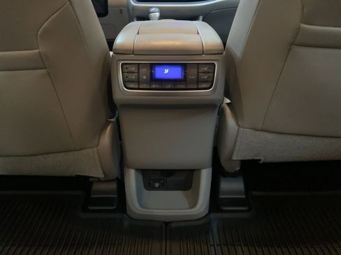 Used 2015 Toyota Highlander Limited Platinum image 15