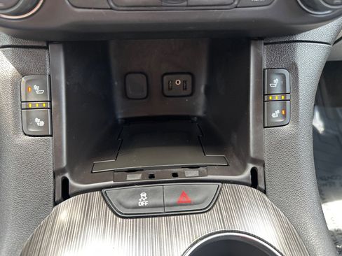 Used 2018 GMC Acadia SLT image 29