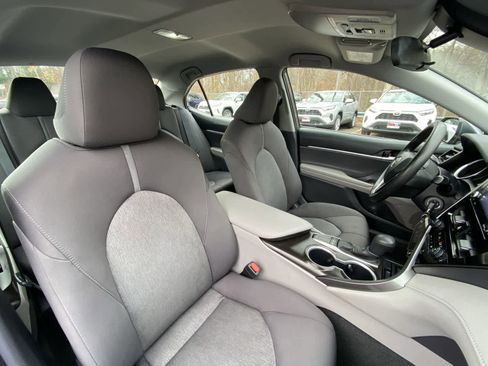 Used 2023 Toyota Camry LE image 29