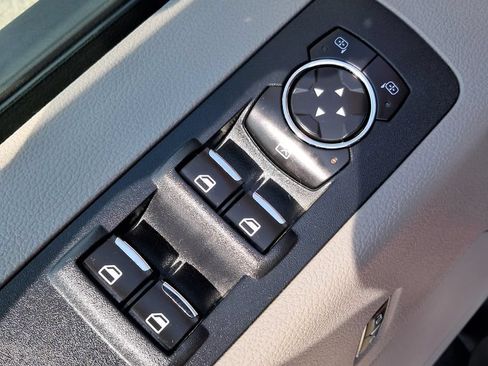 Used 2016 Ford F150 XLT w/ Equipment Group 302A Luxury AWD/4WD image 11