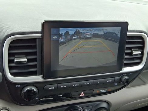 Certified 2025 Hyundai Venue SEL FWD image 24