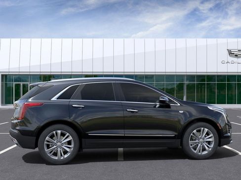 Used 2025 Cadillac XT5 Premium Luxury w/ Technology Package AWD/4WD image 2