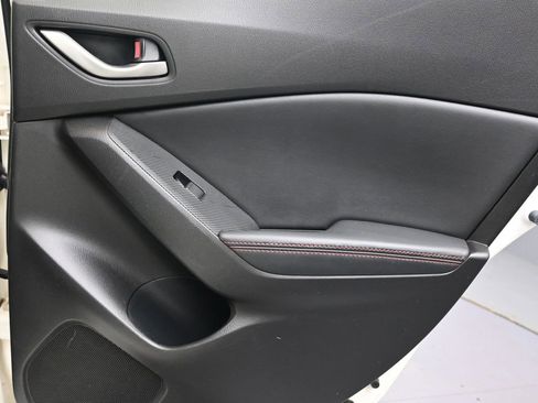 Used 2015 MAZDA MAZDA3 i Grand Touring image 14