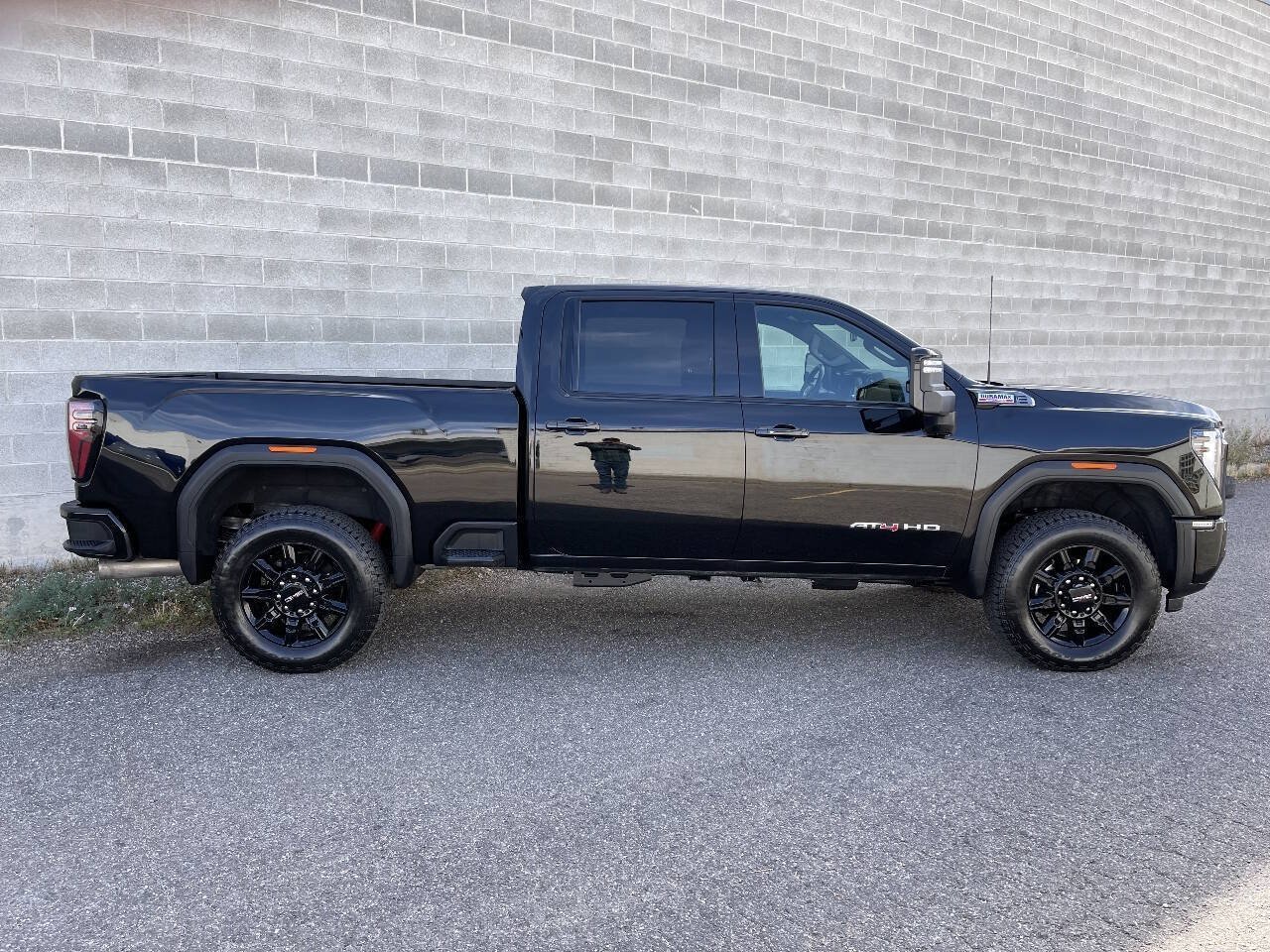 Used 2026 GMC Sierra 2500 AT4 AWD/4WD image 3