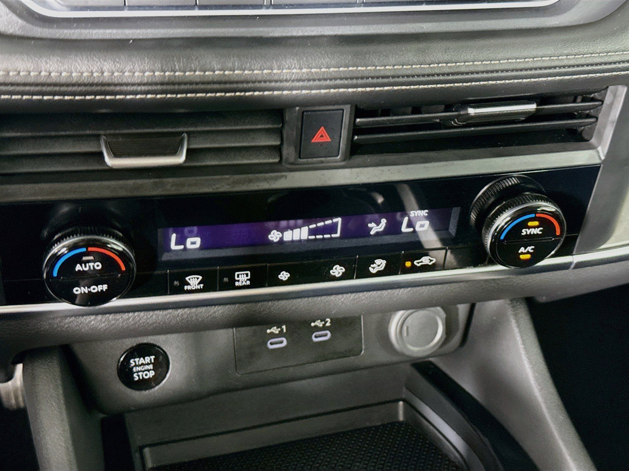 Used 2025 Nissan Rogue SV FWD image 17
