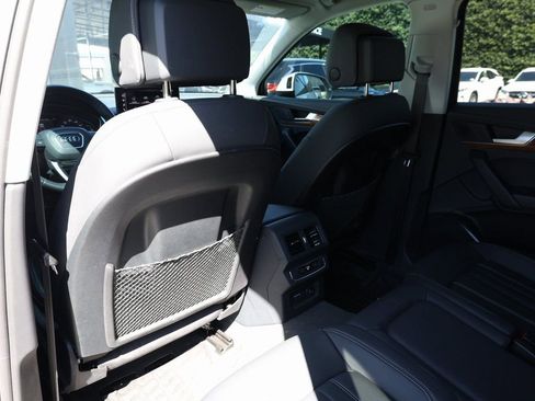 Used 2023 Audi Q5 2.0T Premium w/ Convenience Package image 18