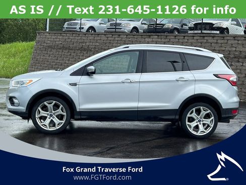 Used 2017 Ford Escape Titanium w/ Equipment Group 301A AWD/4WD image 40
