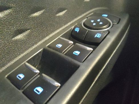 Used 2020 Ford Escape SE image 27