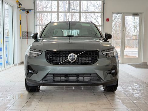 New 2026 Volvo XC40 B5 Plus w/ Climate Package image 3