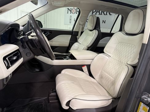 Used 2022 Lincoln Aviator Black Label AWD/4WD image 9