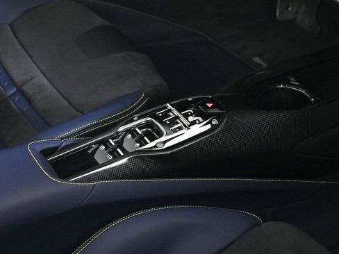 Used 2022 Ferrari SF90 Spider image 26