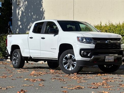 Used 2021 Chevrolet Colorado Z71 w/ Safety Package image 2