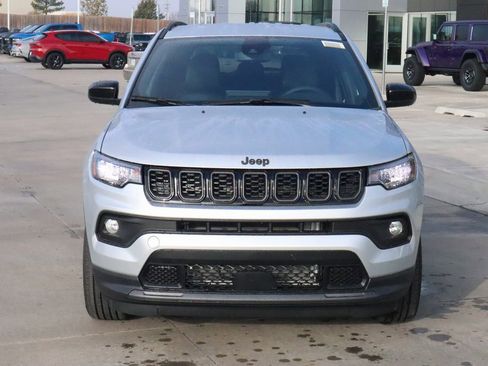 New 2026 Jeep Compass Latitude image 9
