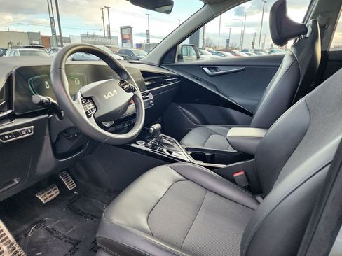 Certified 2023 Kia Niro EX Touring image 9