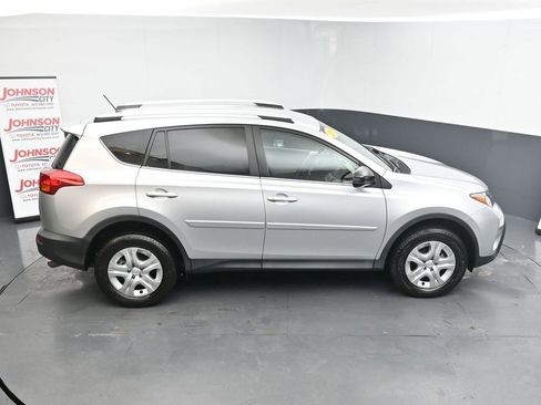 Used 2015 Toyota RAV4 LE image 31