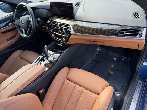 Used 2023 BMW 530i w/ Convenience Package image 26