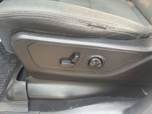 Used 2019 RAM 1500 Big Horn AWD/4WD image 14
