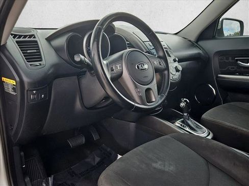 Used 2013 Kia Soul + FWD image 10