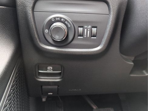 New 2025 Jeep Grand Cherokee L Altitude image 15