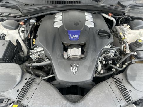 Used 2021 Maserati Ghibli S RWD image 17