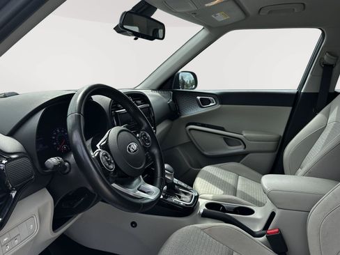 Used 2020 Kia Soul EX FWD image 7