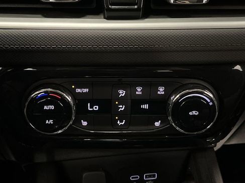 Used 2024 Chevrolet TrailBlazer LT w/ Convenience Package image 19