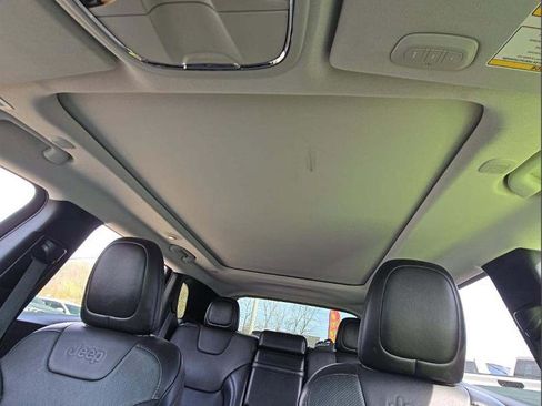 Used 2019 Jeep Cherokee Limited image 8