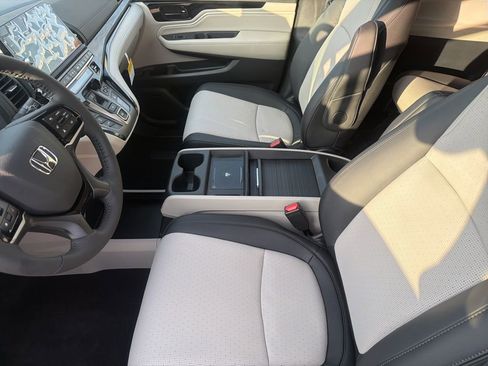 New 2026 Honda Odyssey Elite image 8