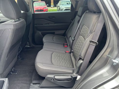 Used 2025 Nissan Pathfinder SV AWD/4WD image 28