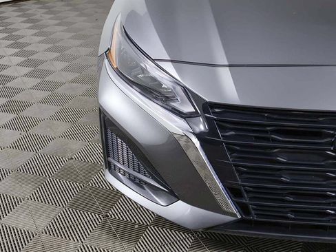 Used 2023 Nissan Altima 2.5 SV w/ SV Premium Package FWD image 13