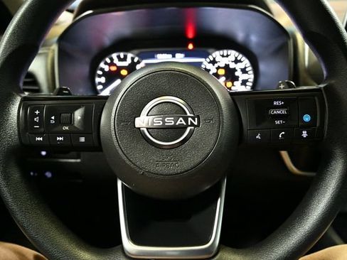 Used 2023 Nissan Rogue SV AWD/4WD image 31