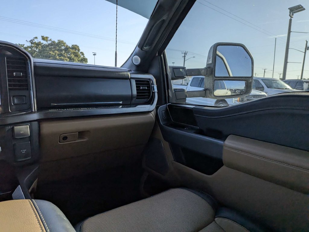 Used 2024 Ford F350 Lariat w/ Lariat Ultimate Package AWD/4WD image 15