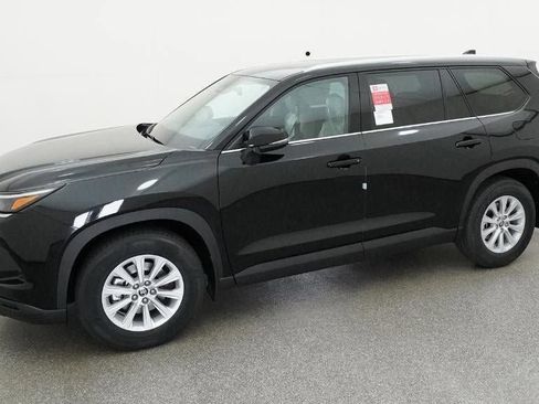 New 2026 Toyota Grand Highlander XLE image 2