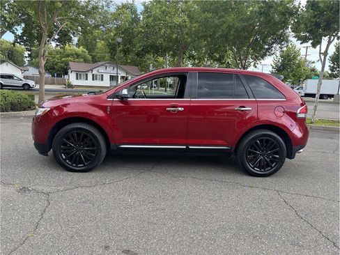 Used 2013 Lincoln MKX FWD image 4