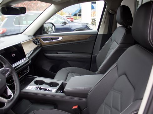 New 2026 Volkswagen Atlas SE image 11