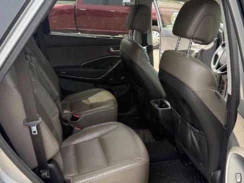 Used 2017 Hyundai Santa Fe Limited w/ Cargo Package FWD image 7