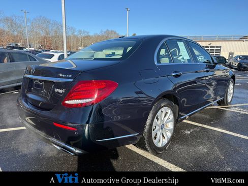 Used 2017 Mercedes-Benz E 300 4MATIC image 8